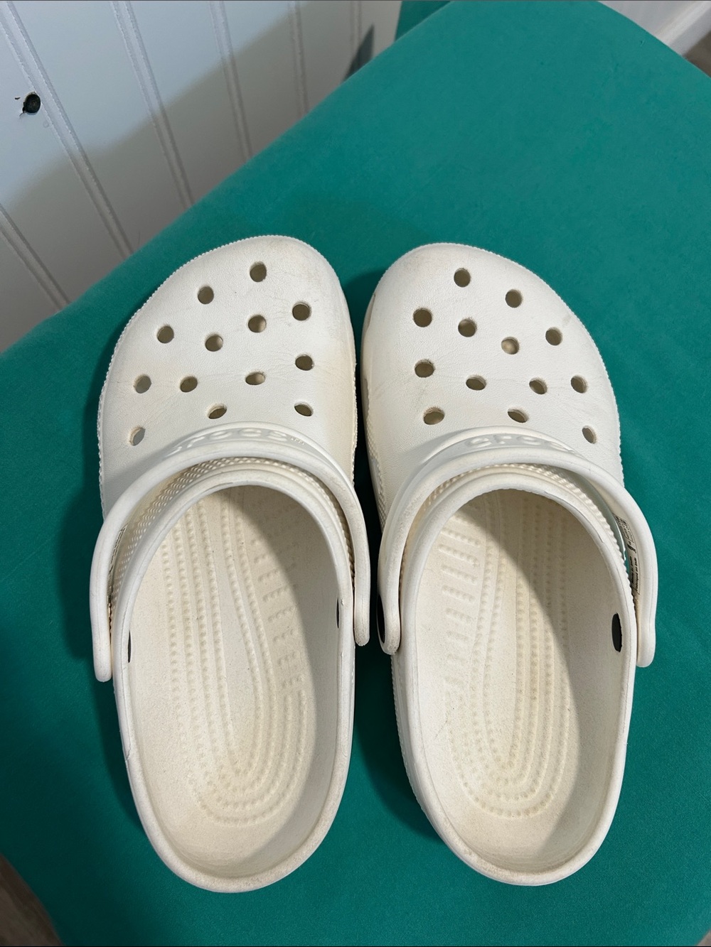 CROCS Kids White Casual Shoes Slip-On Sz: j3 - Picture 5 of 10